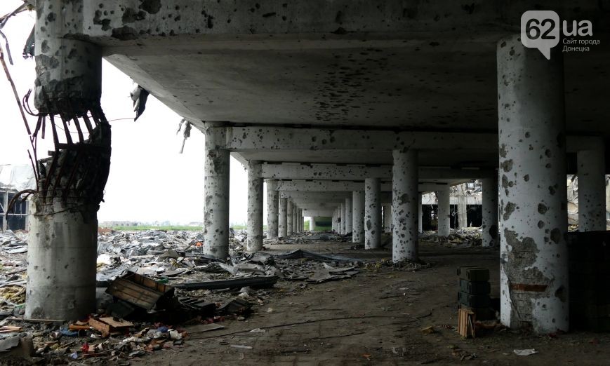У мережі з'явилися нові фотографії зруйнованого аеропорту у Донецьку - фото 4