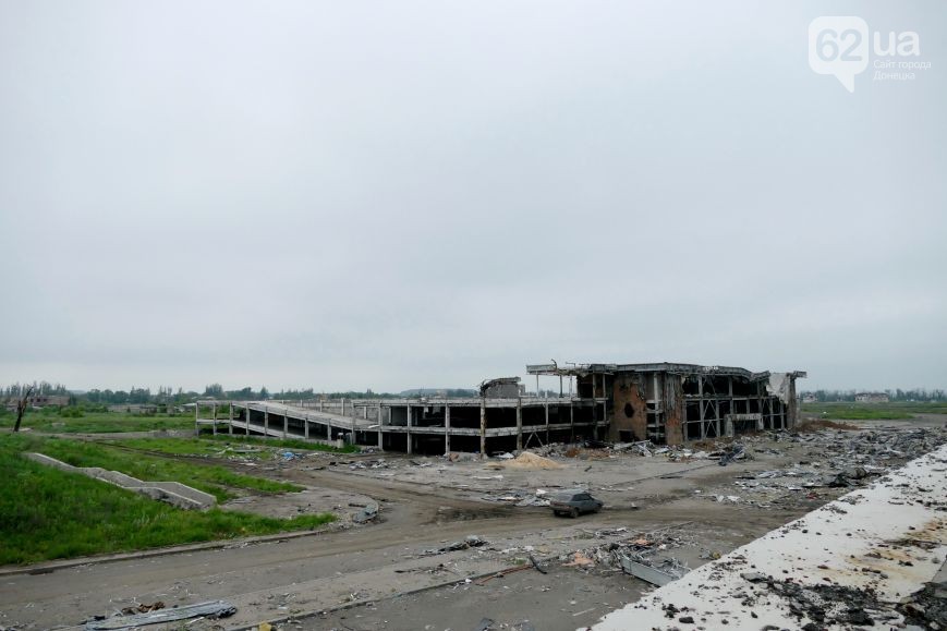 У мережі з'явилися нові фотографії зруйнованого аеропорту у Донецьку - фото 2
