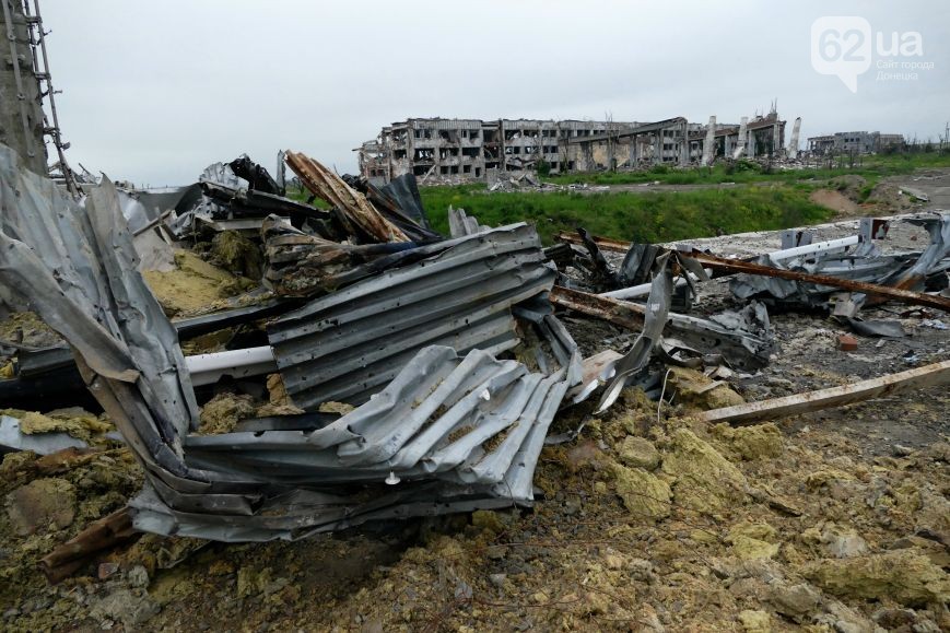 У мережі з'явилися нові фотографії зруйнованого аеропорту у Донецьку - фото 1