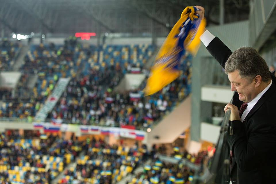 Петиція і Порошенко: Щоб відбулося в Україні, якби збірна не вийшла на Євро-2016 - фото 5