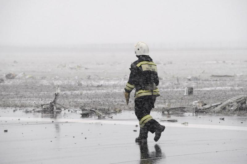 З'явилися нові кадри з місця аварії Boeing в Ростові - фото 2