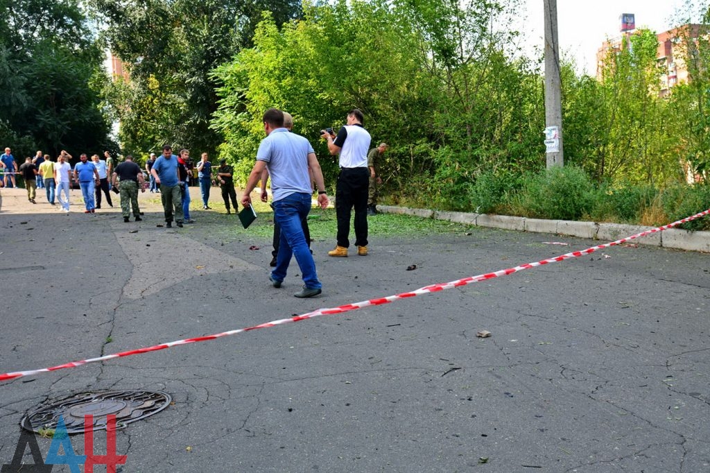 З'явилися нові фото з місця вибуху в Донецьку - фото 10