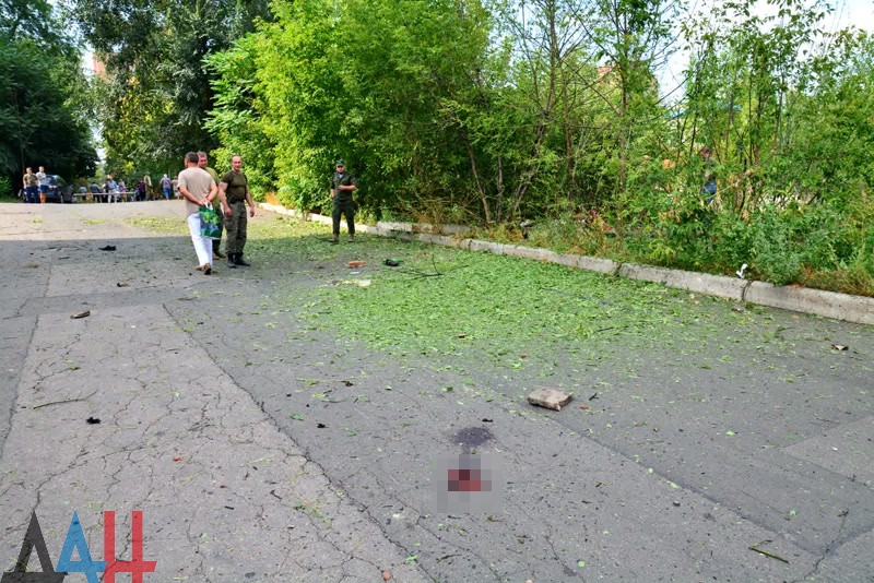 З'явилися нові фото з місця вибуху в Донецьку - фото 8